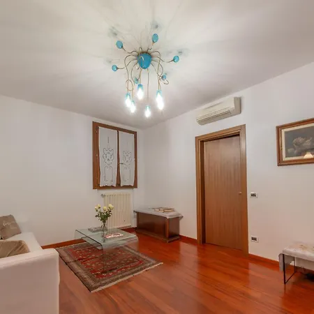 Apartment La Casina Di Monica