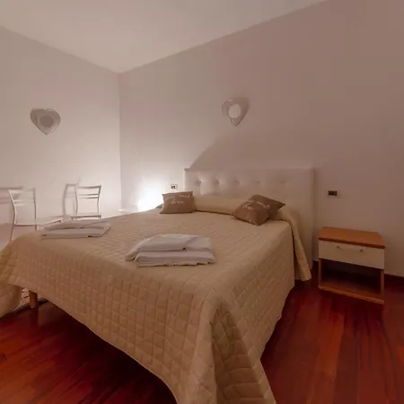 La Casina Di Monica Apartment *